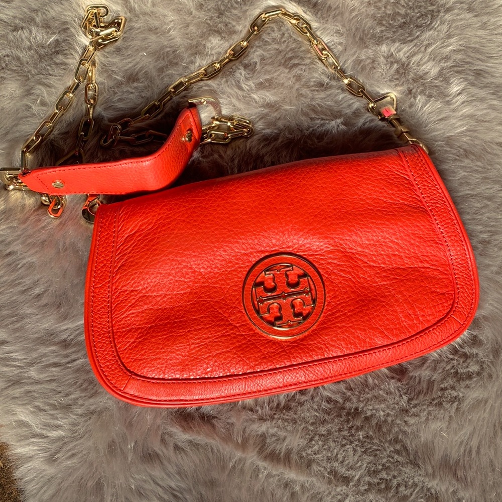 Tory Burch Amanda logo clutch